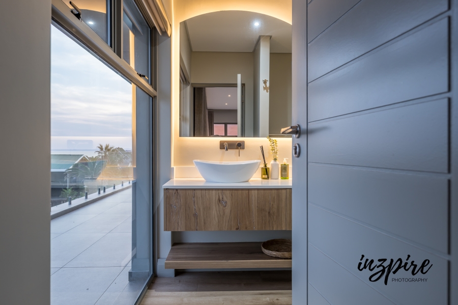 4 Bedroom Property for Sale in Glentana Western Cape